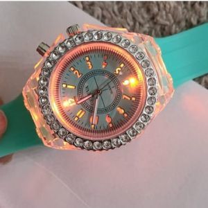 New Unisex WristWatche Fashion Transparent Neutral Quartz Luminous Female Silico